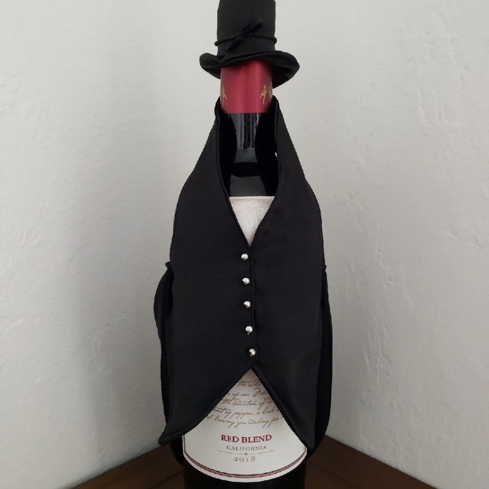 Groom Wine Accessories